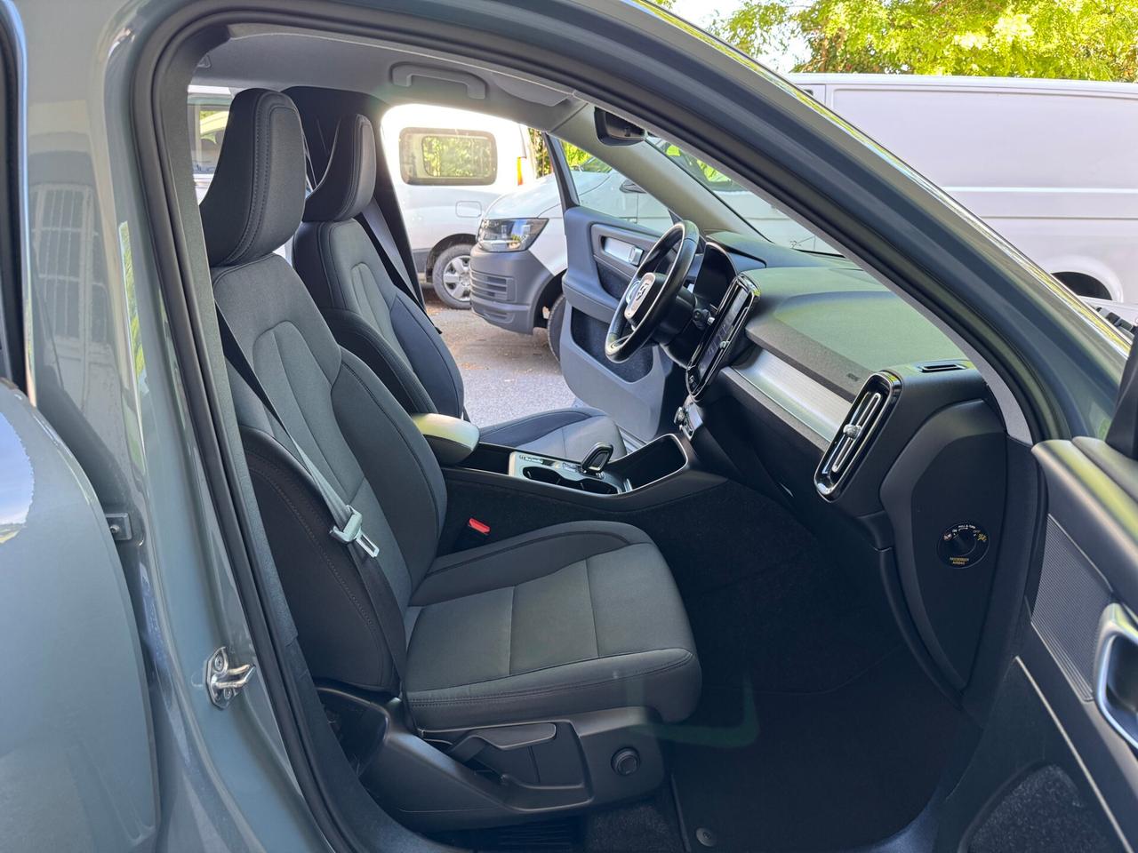 Volvo XC40 2.0 d3 Momentum AWD Auto GARANZIA24MESI