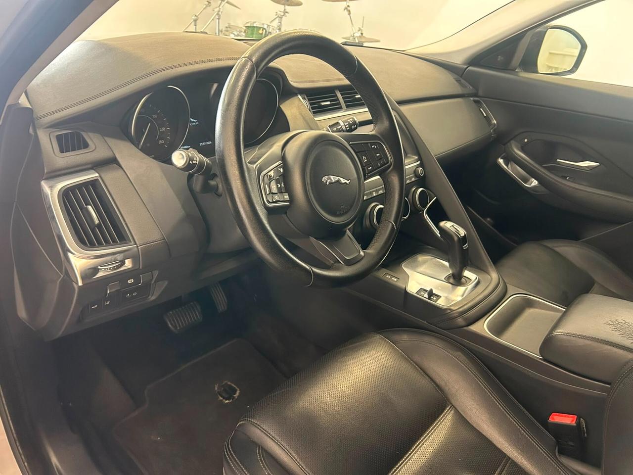 Jaguar E-Pace 2.0D 150CV. R-Dynamic 2019