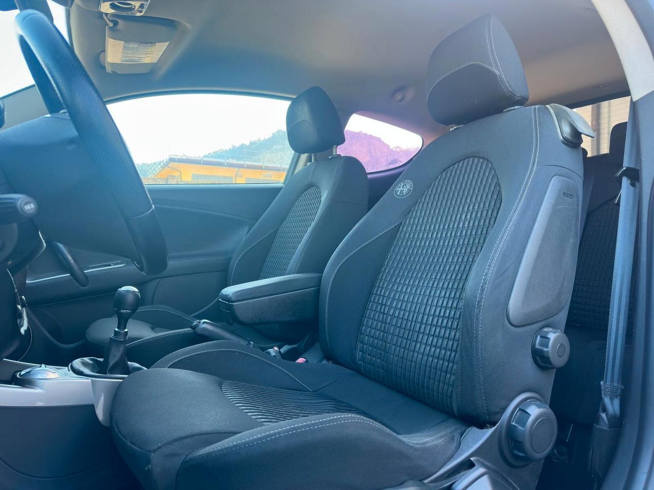 Alfa Romeo MiTo 1.3 JTDm-2 95 CV S&S Distinctive