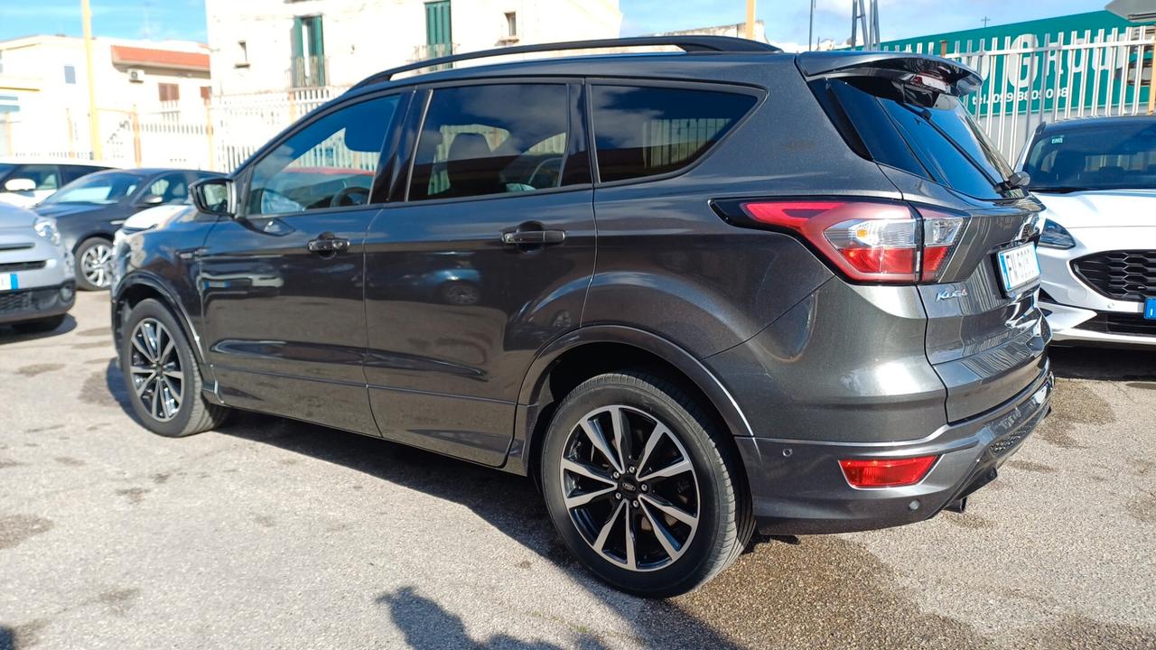 Ford Kuga 1.5 TDCI 120 CV S&S 2WD ST-Line