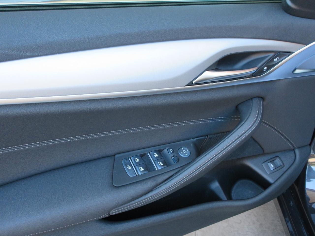 BMW 520 d Touring mhev 48V xdrive Business auto