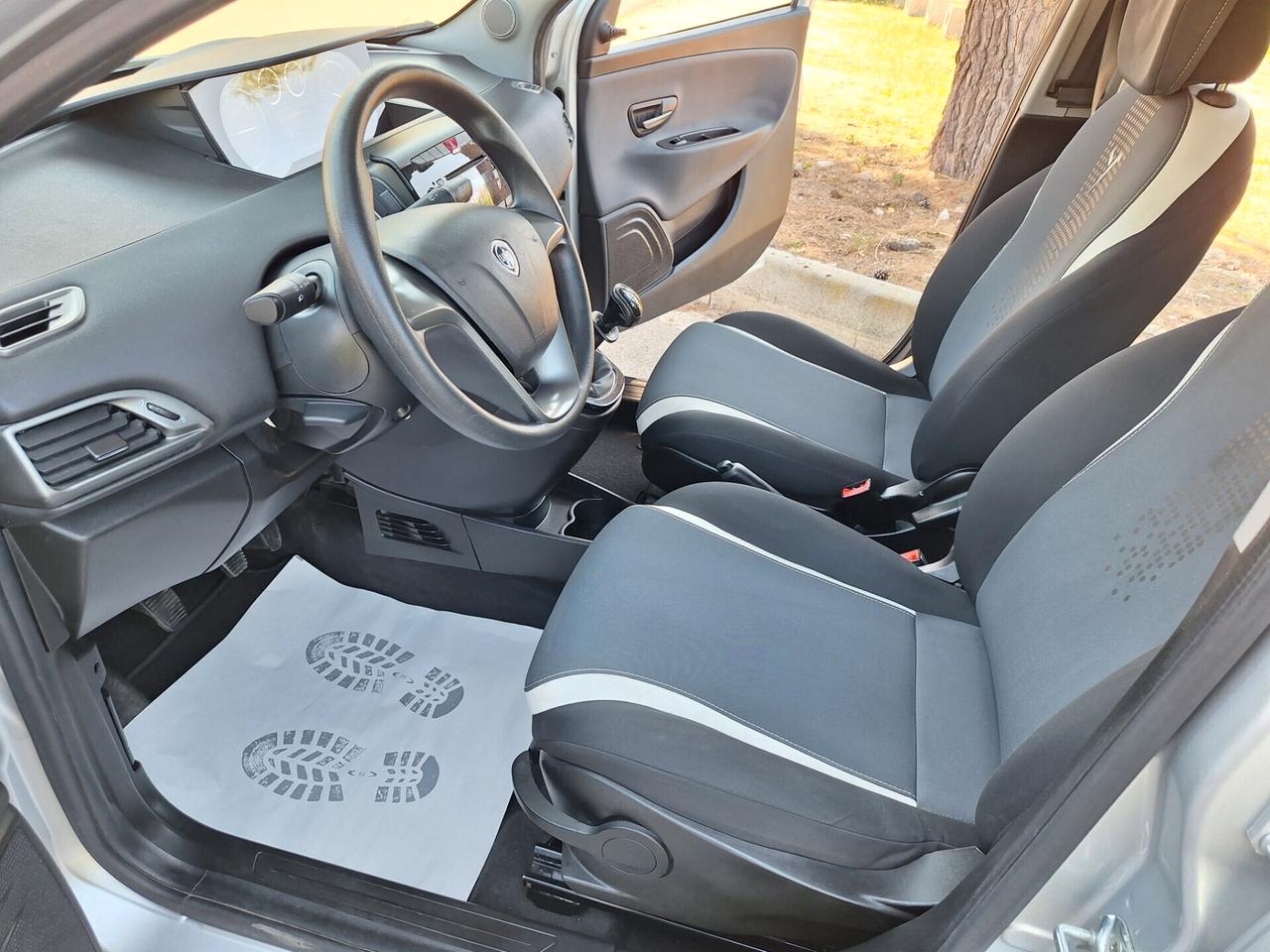 Lancia Ypsilon 1.2 69 CV 5 porte Elefantino 2015
