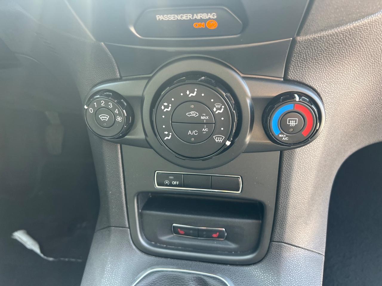 Ford Fiesta 1.2 60CV 3 porte Titanium