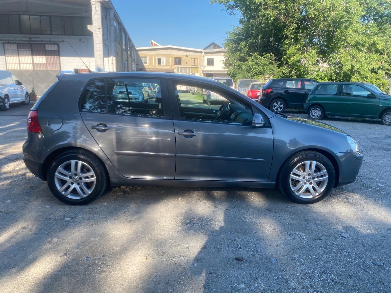 Volkswagen Golf 1.6 16V FSI 5p. Comfortline