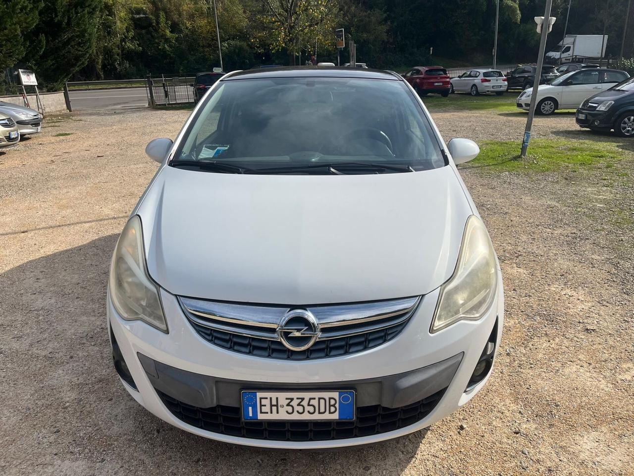 Opel Corsa 1.4 Benzina - Neopatentati