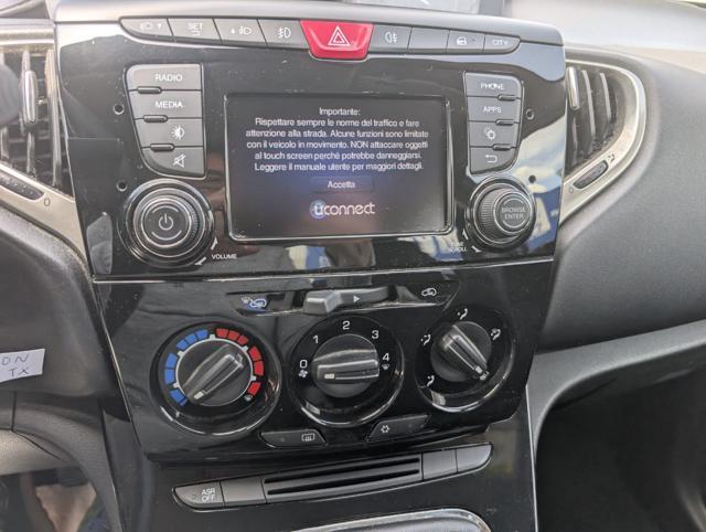 LANCIA Ypsilon 1.2 69 CV 5 porte Gold 5 P.ti