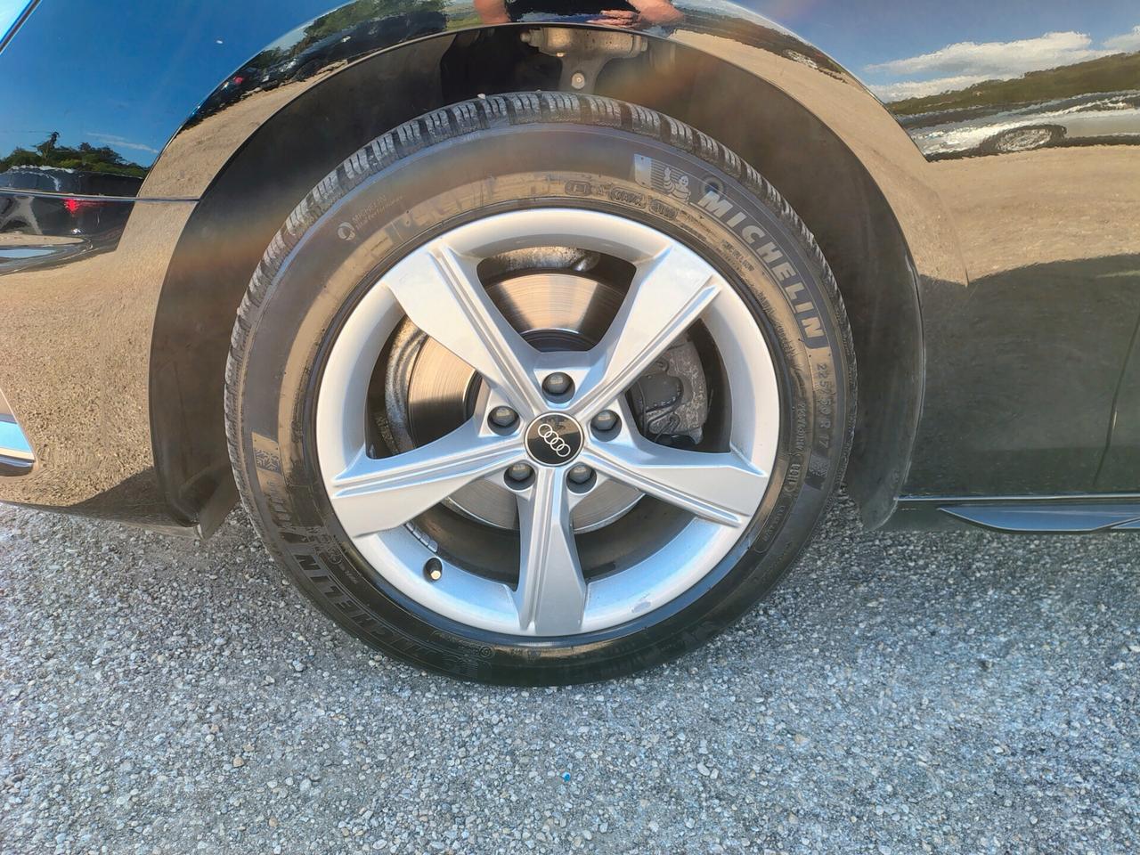 Audi A4 30 TDI/136 CV S tronic S line edition