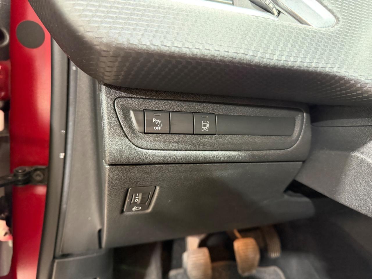 Peugeot 208 PureTech 82 5p. GPL Allure