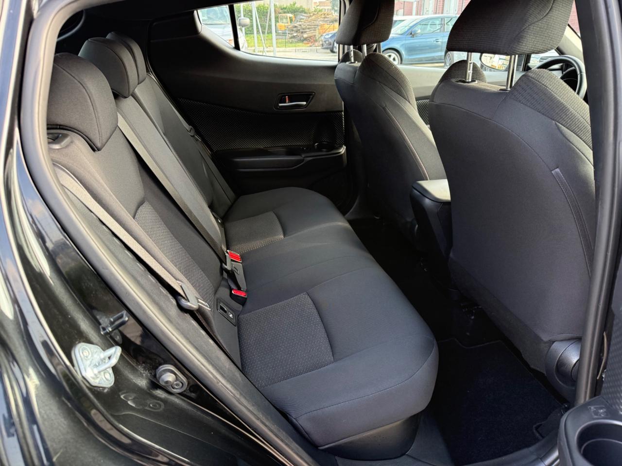 Toyota C-HR 1.8 Hybrid E-CVT Style+