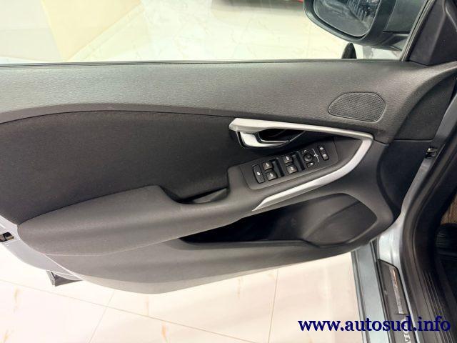 VOLVO V40 D2 Business