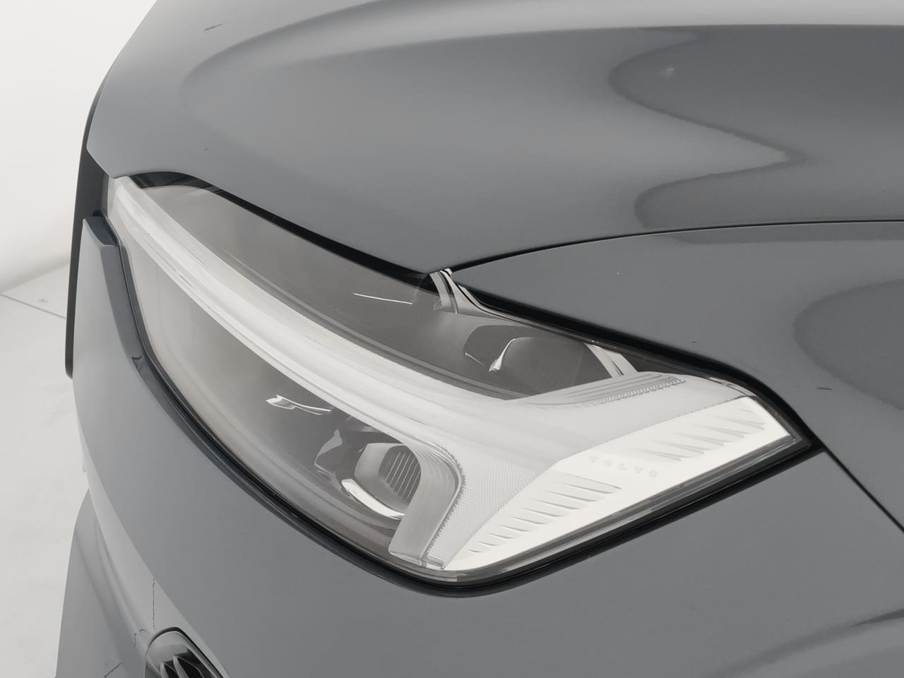 Volvo XC60 2.0 b4 Plus Dark awd