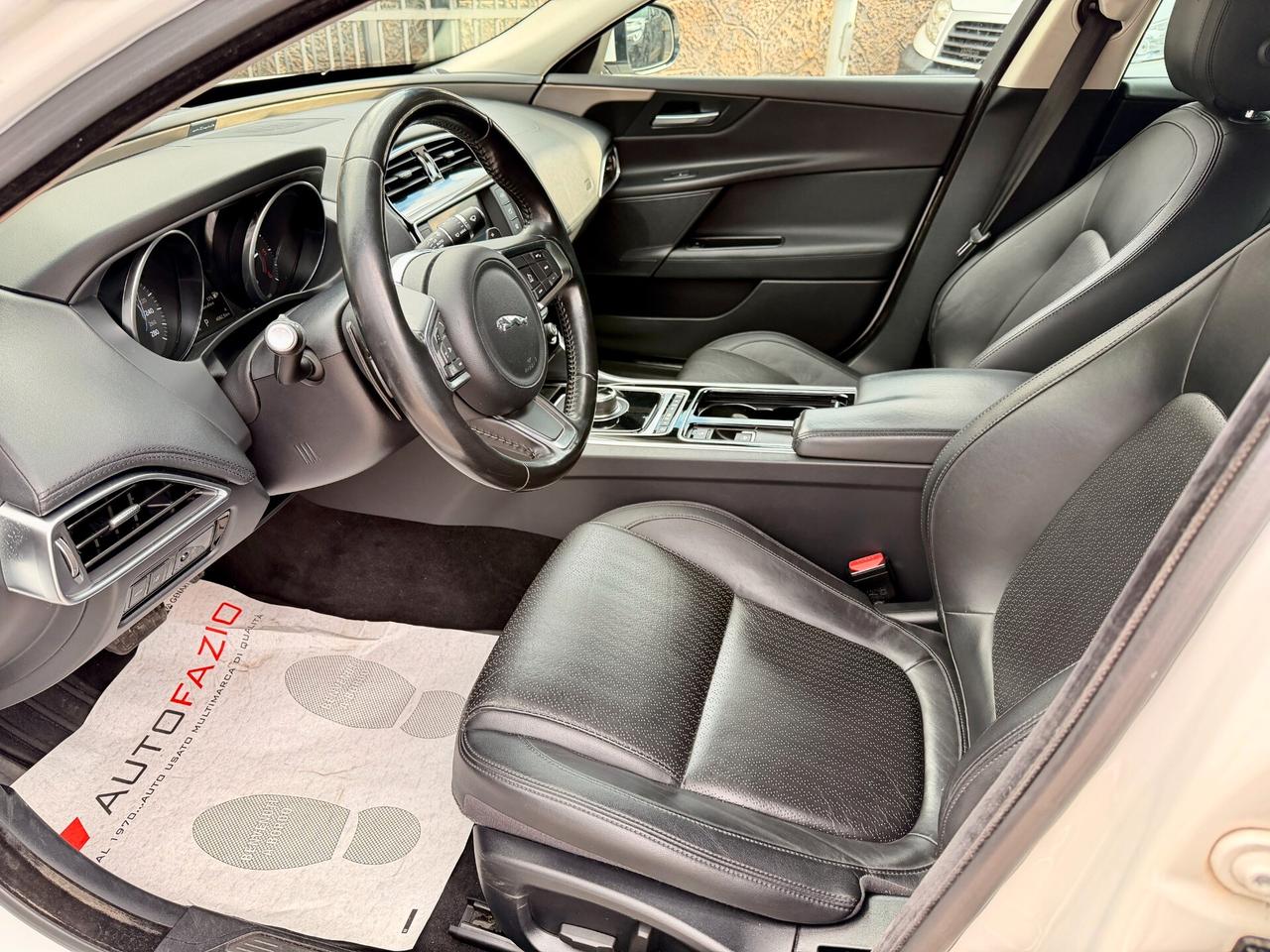 Jaguar XE 2.0 D 180 CV AWD aut. HSE