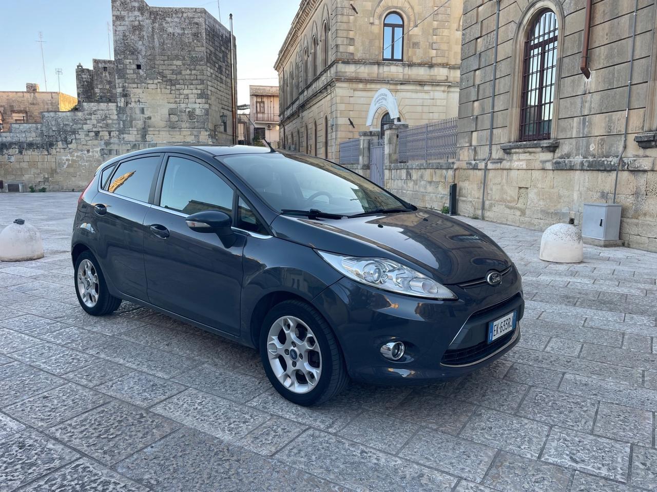 Ford Fiesta 1.4 TDCi 70CV 5 porte Titanium