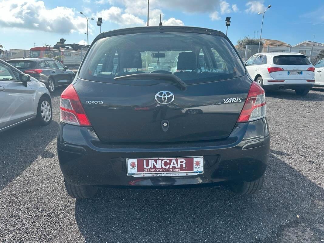 Toyota Yaris 1.0 5p