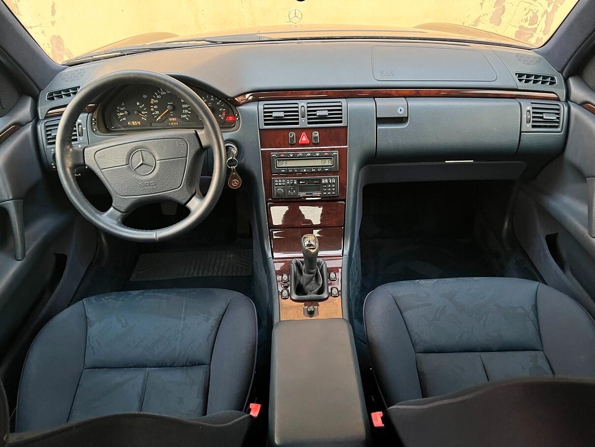 Mercedes-benz E 200 cat Elegance