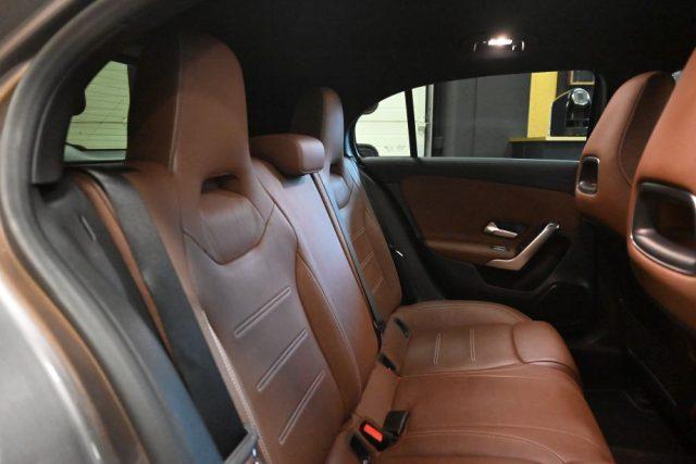 MERCEDES-BENZ A 35 AMG 4MATIC CAM19"NAVI LED PDC CRUISE TEL SED.RISC.FULL