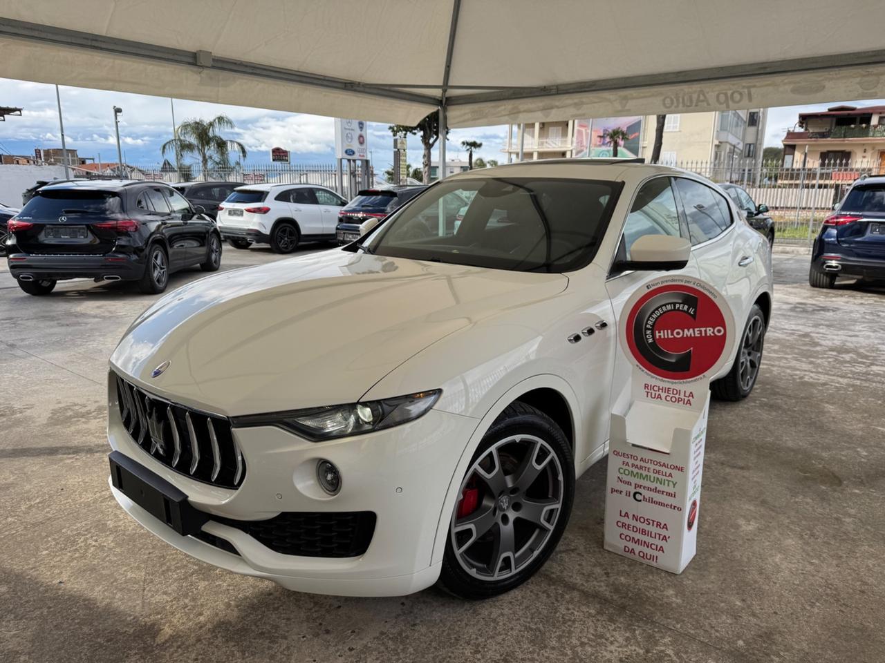 MASERATI LEVANTE V6 275 CV AWD GRANLUSSO / TETTO