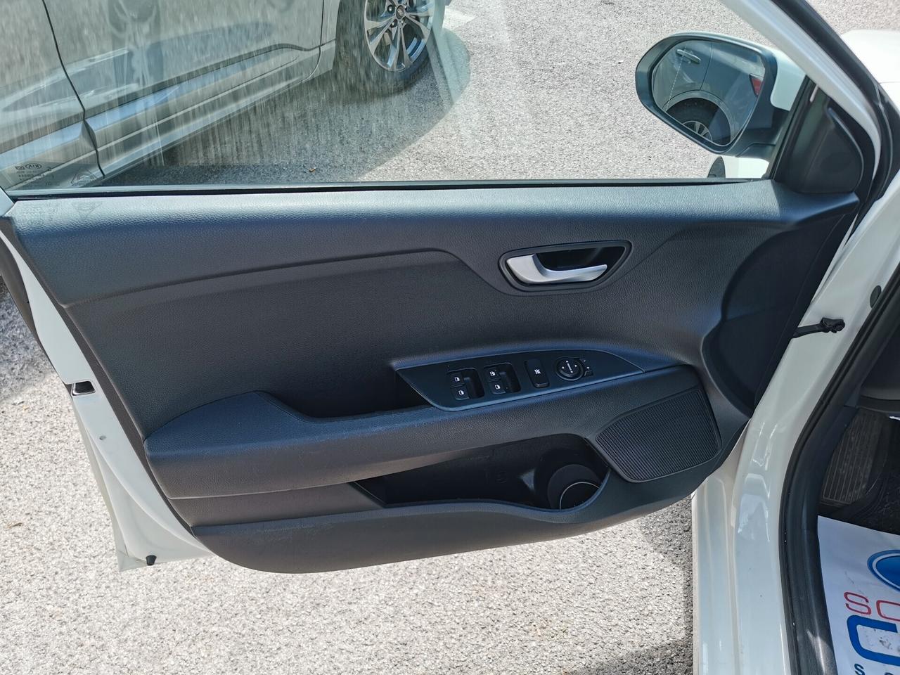 Kia Rio 1.2 MPi 85cv Evolution