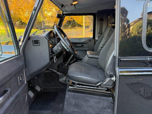 LAND ROVER Defender 90 2.2 TD4 Station Wagon S