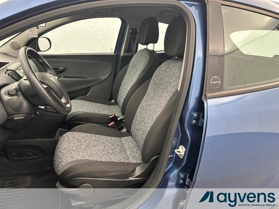 Lancia Ypsilon NOLEGGIO LUNGO TERMINE