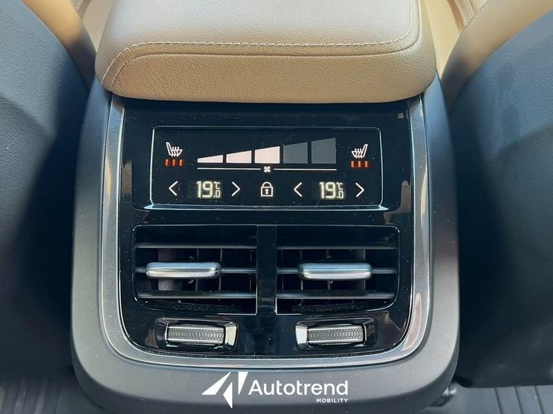 Volvo XC60 B5 235+14 CV AWD Mild Hybrid Diesel Automatico Inscription