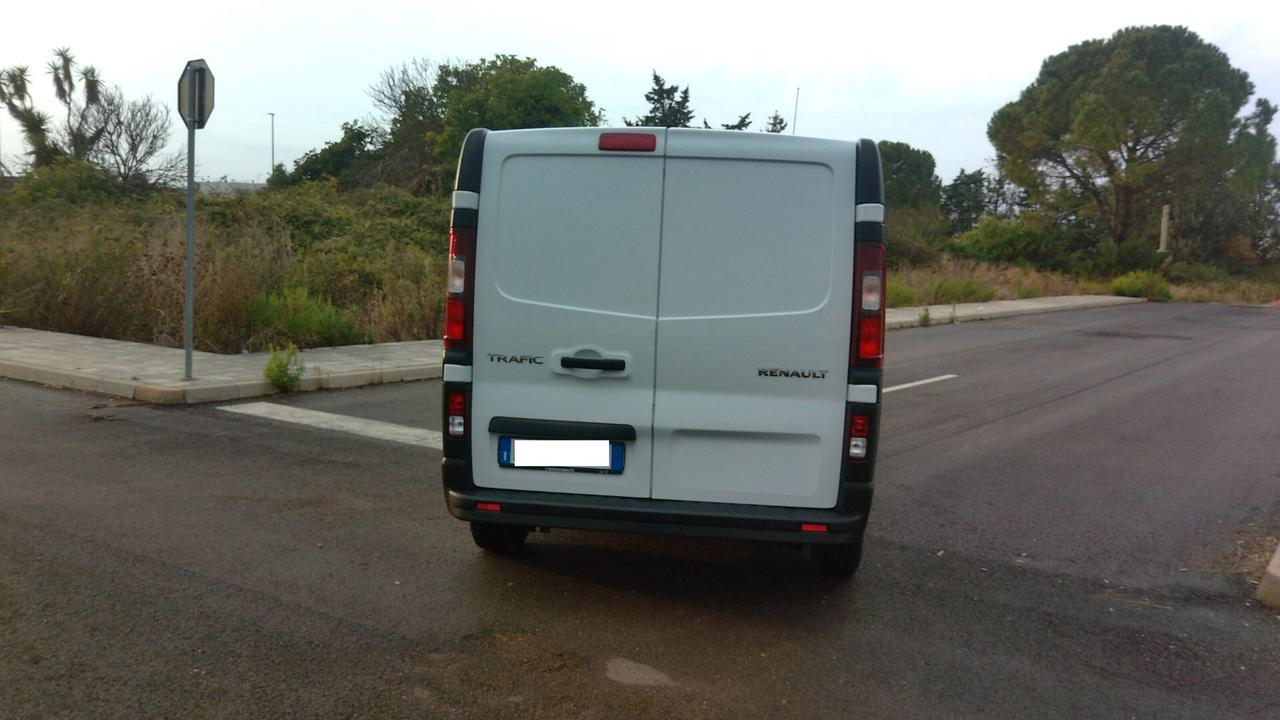 RENAULT TRAFIC