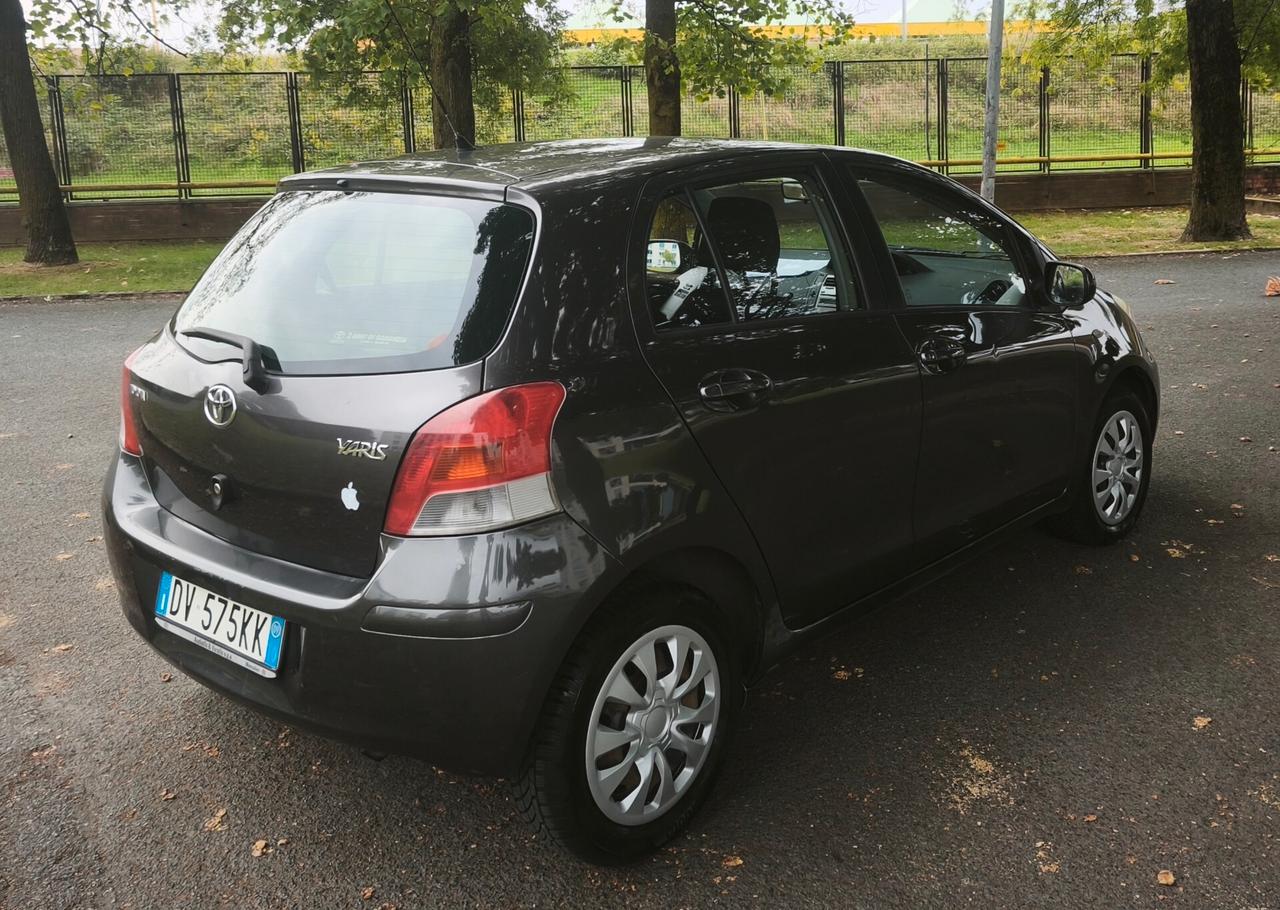 Toyota Yaris 1.0 5 porte Sol