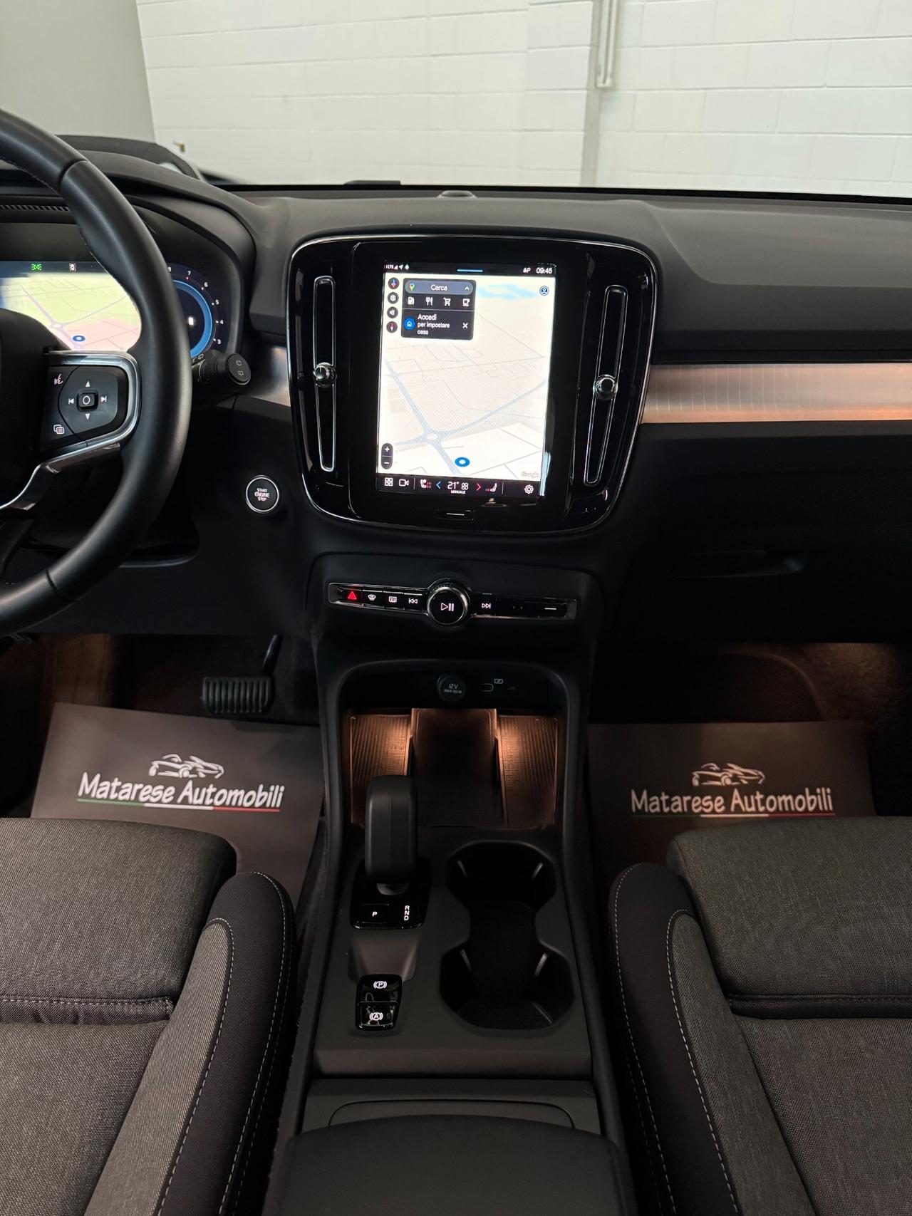 Volvo XC40 B3 MILD HYBRID CORE auto 2.0cc 163cv CarPlay Finanziabile