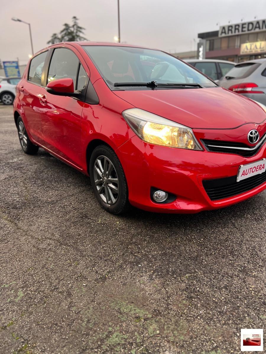 TOYOTA - Yaris - 1.4 D-4D 5p. Lounge