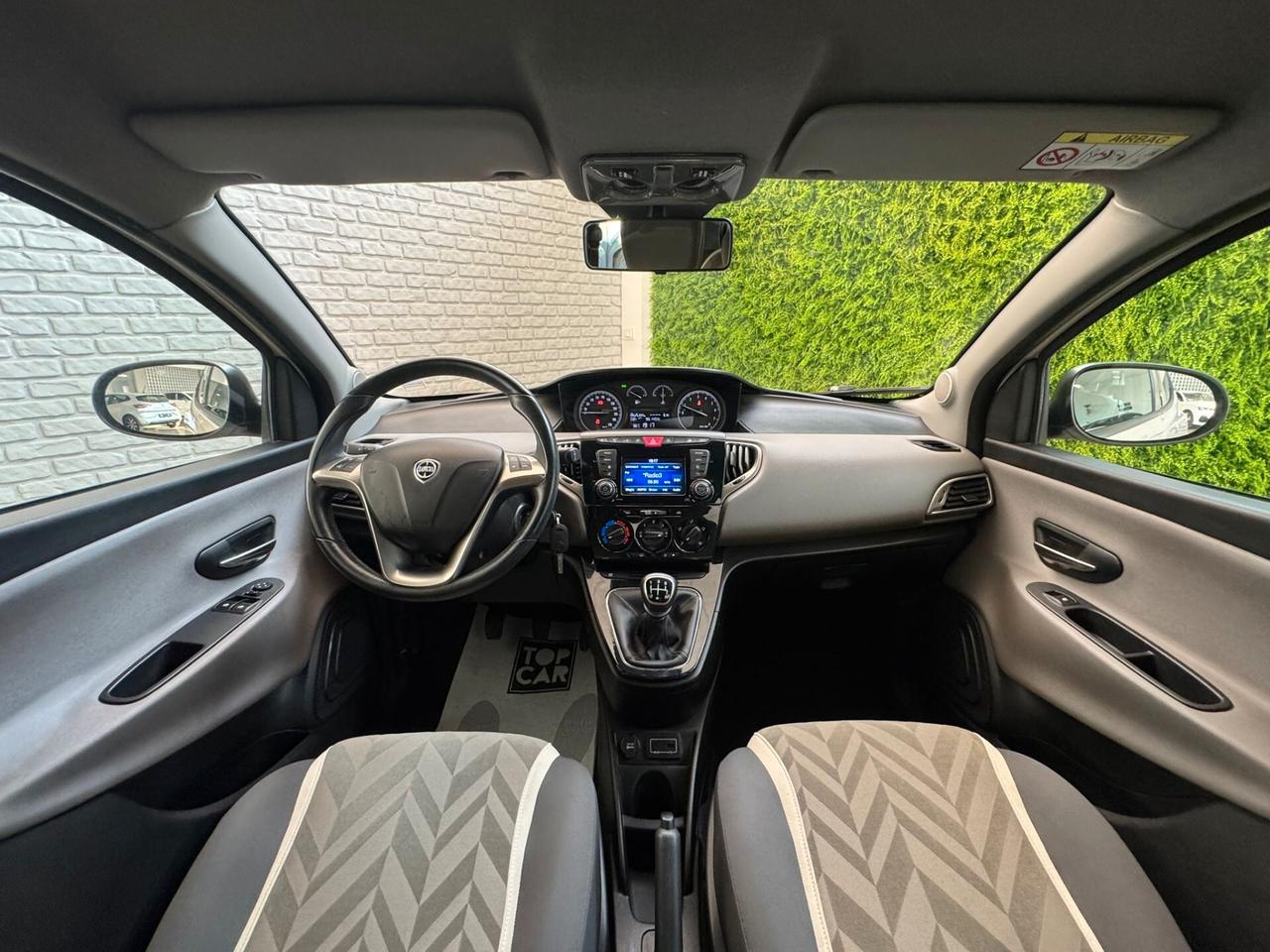 Lancia Ypsilon 1.2 69 CV 5 porte Platinum