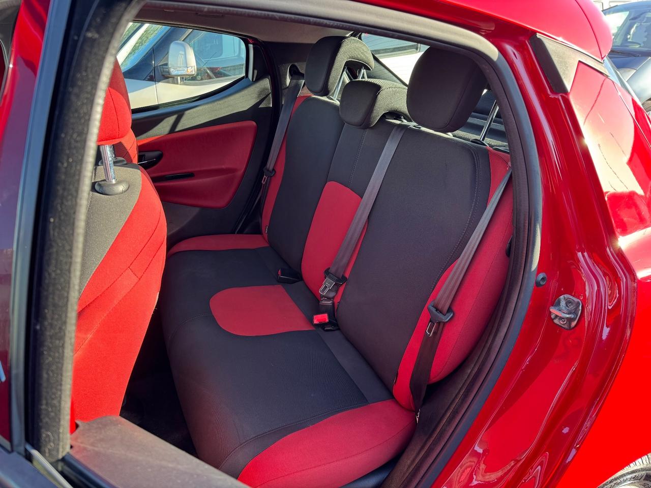 Lancia Ypsilon 1.2 69 CV 5 porte S&S Platinum