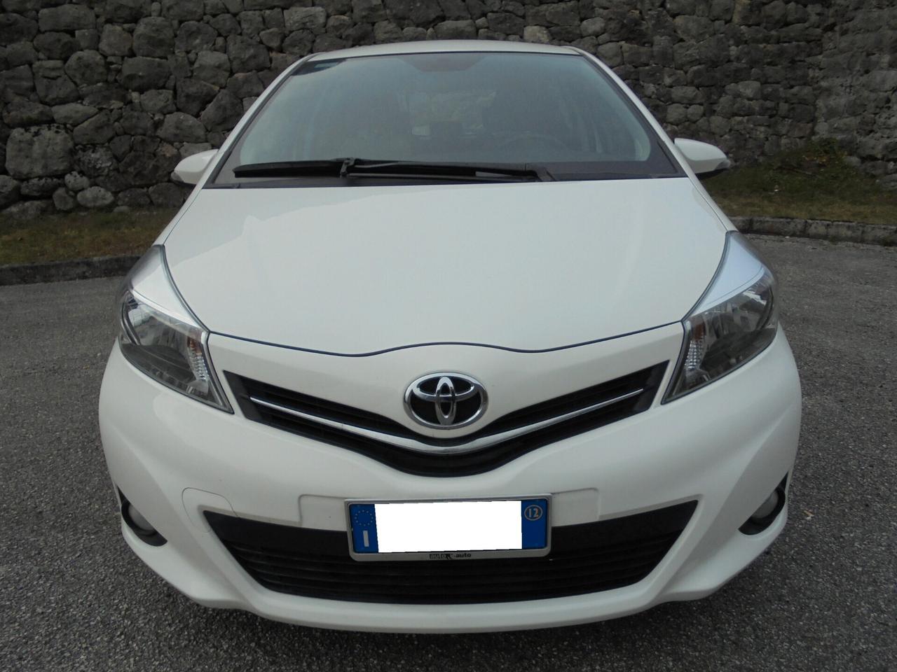 TOYOTA YARIS 1.0 VVT-i 5P LOUNGE – UNIPROPRIETARIO-