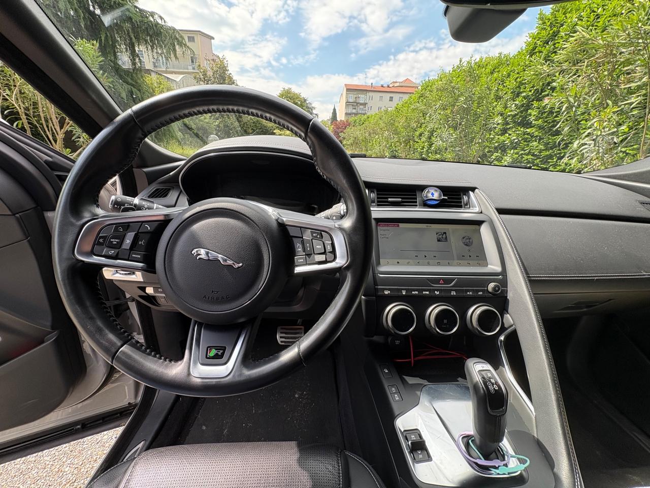 Jaguar E-Pace 2.0 R-Dynamic SE awd 249cv auto
