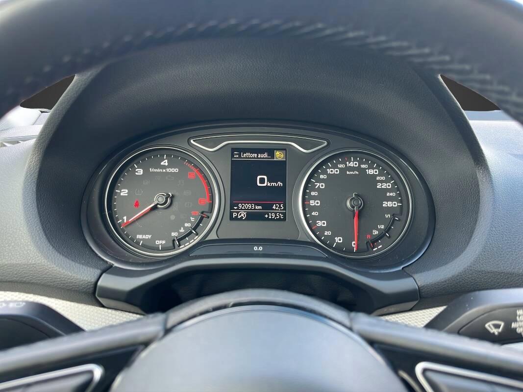 Audi Q2 35 2.0 tdi Business s-tronic