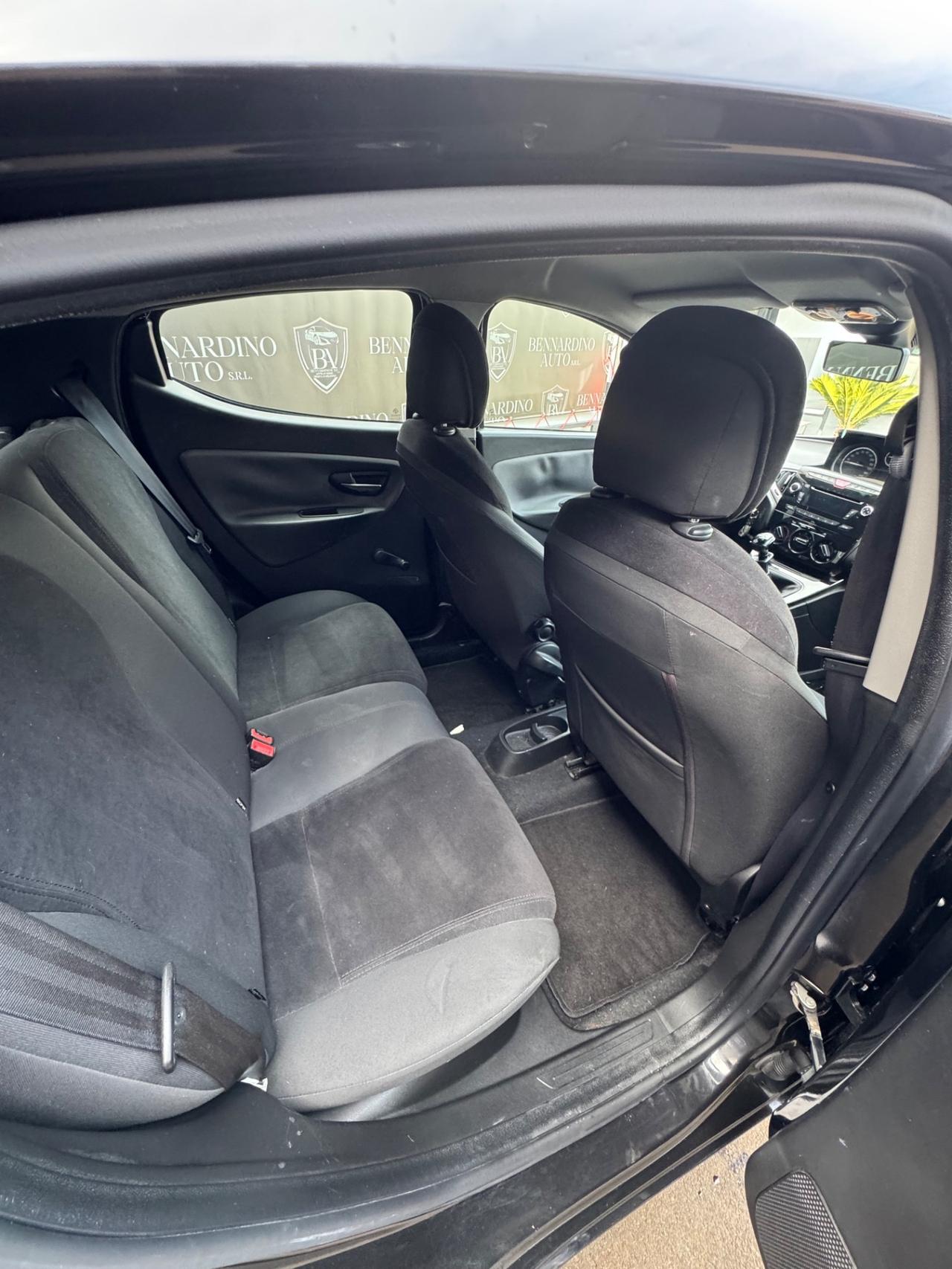 Lancia Ypsilon 0.9 TwinAir 85 CV 5 porte Metano Ecochic Gold