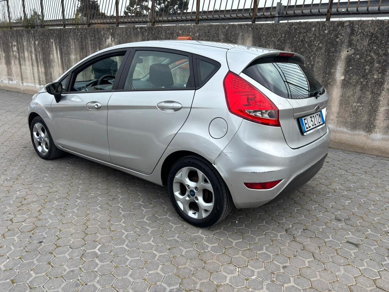 Ford Fiesta Ikon 1.4 TDCi 70CV 5p. Business