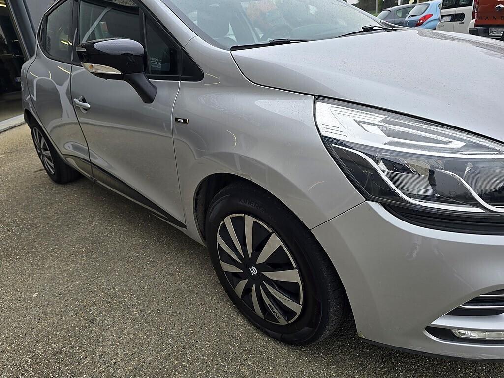 Renault Clio dCi 90 CV 5 Moschino Intens