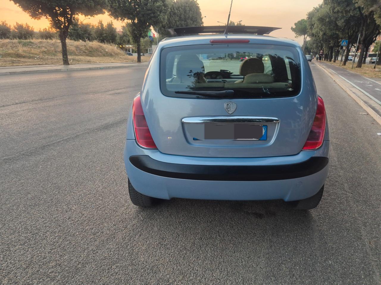 Lancia Ypsilon 1.3 MJT 69 CV Platino tetto apribileeeee