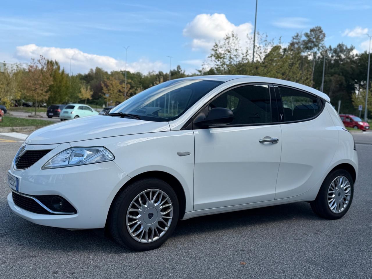 Lancia Ypsilon 1.2 69 CV 5 porte*Neopatentati*Cinghia Fatta*