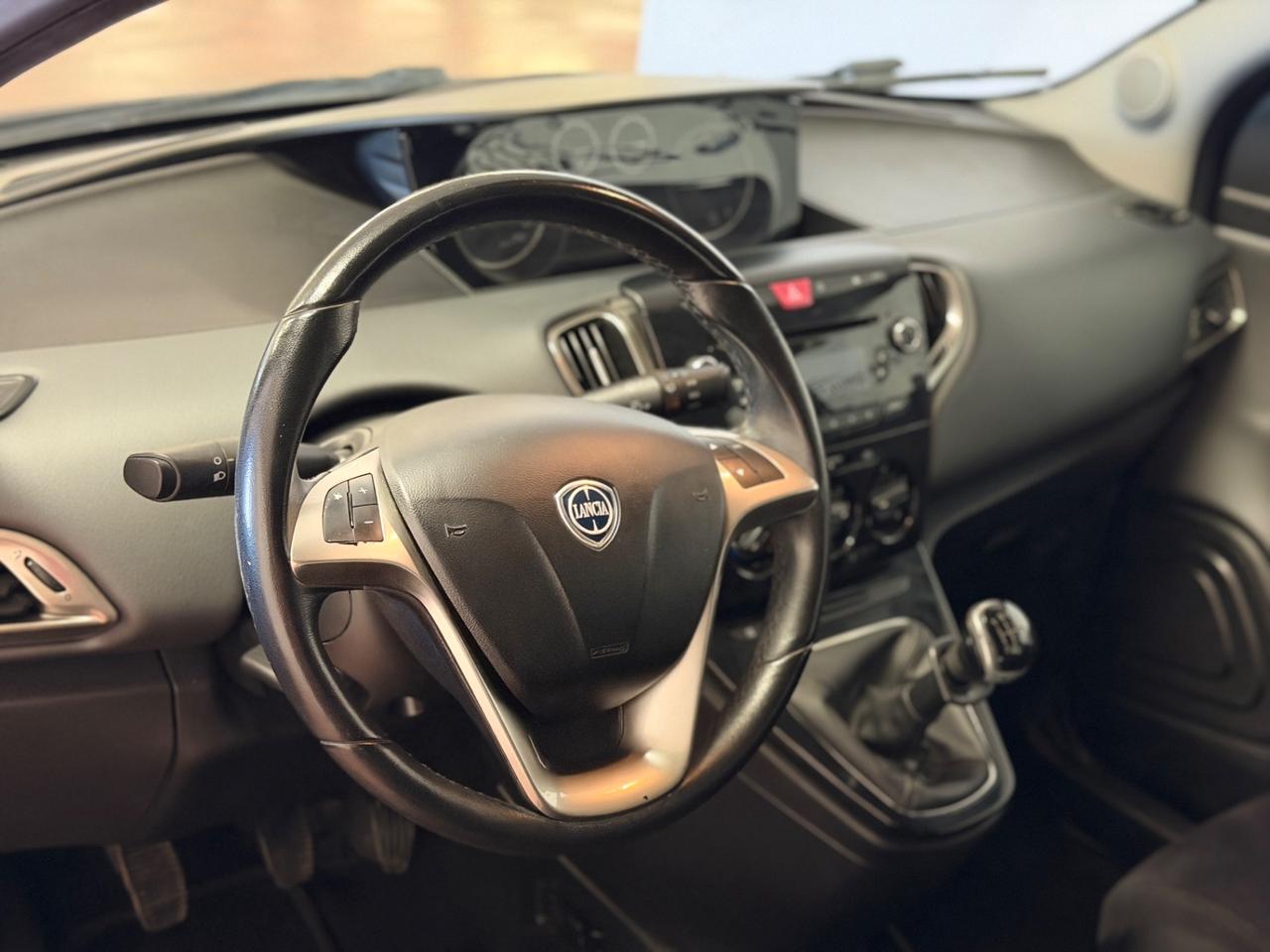 Lancia Ypsilon 1.2 69 CV 5 porte S&S Gold