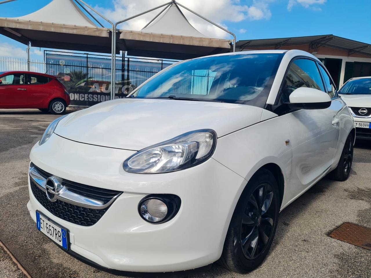 Opel Adam 1.2 70 CV White/Black Link