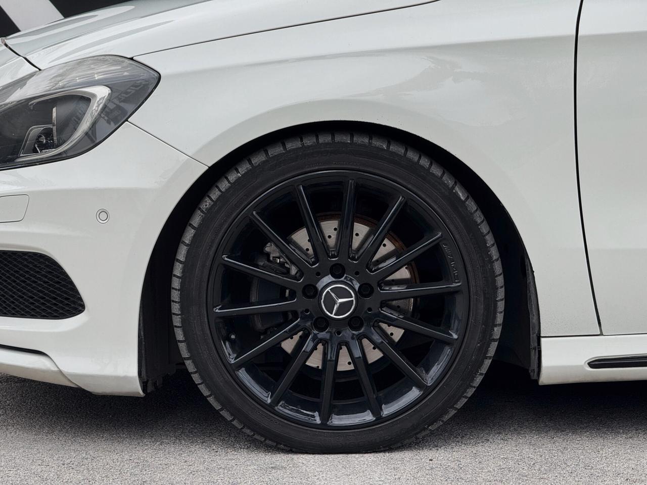 Mercedes-Benz A 200 CDI (be) Premium AMG 136CV Auto