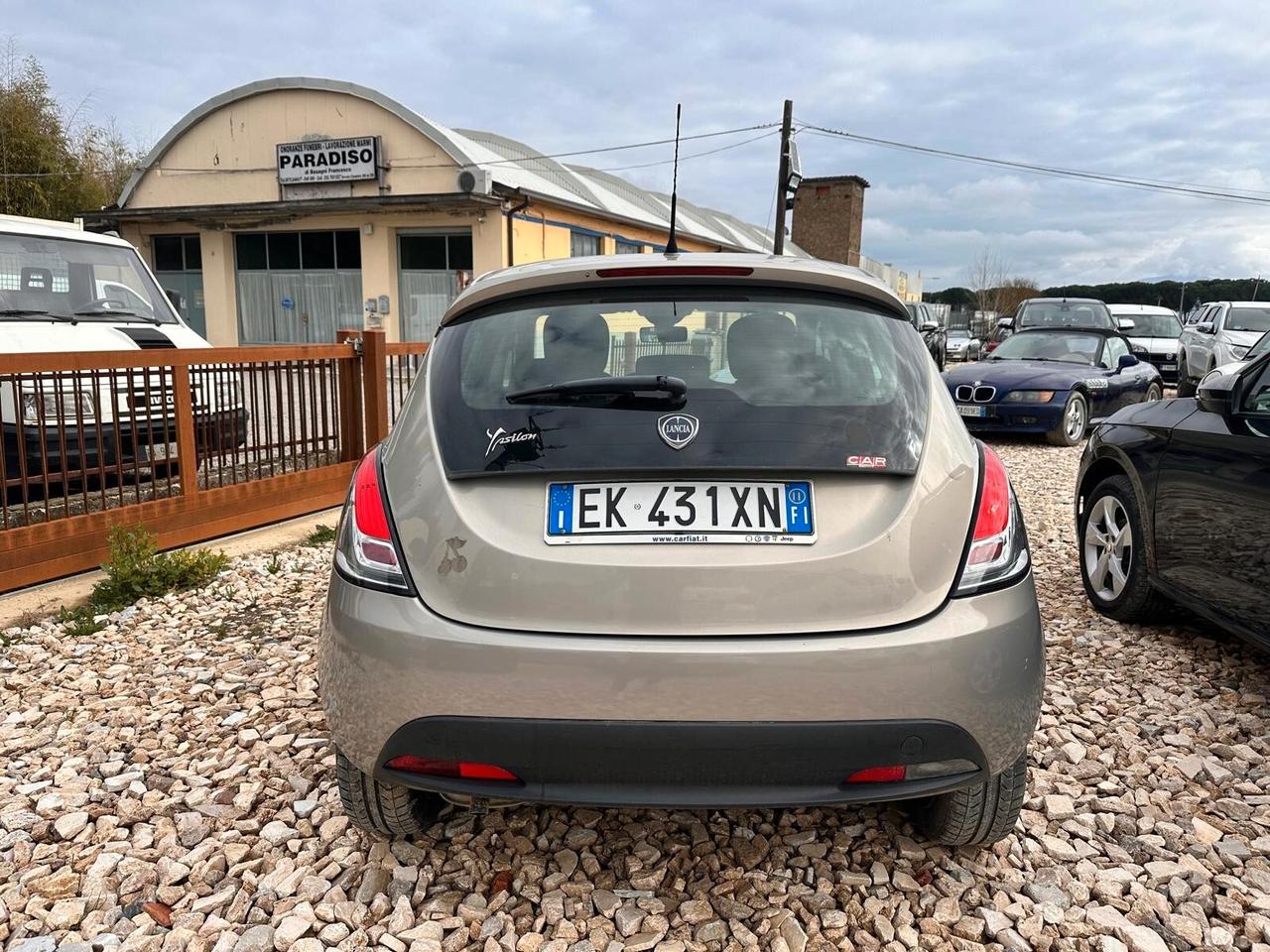 Lancia Ypsilon 1.2 69 CV 5 porte S&S Silver