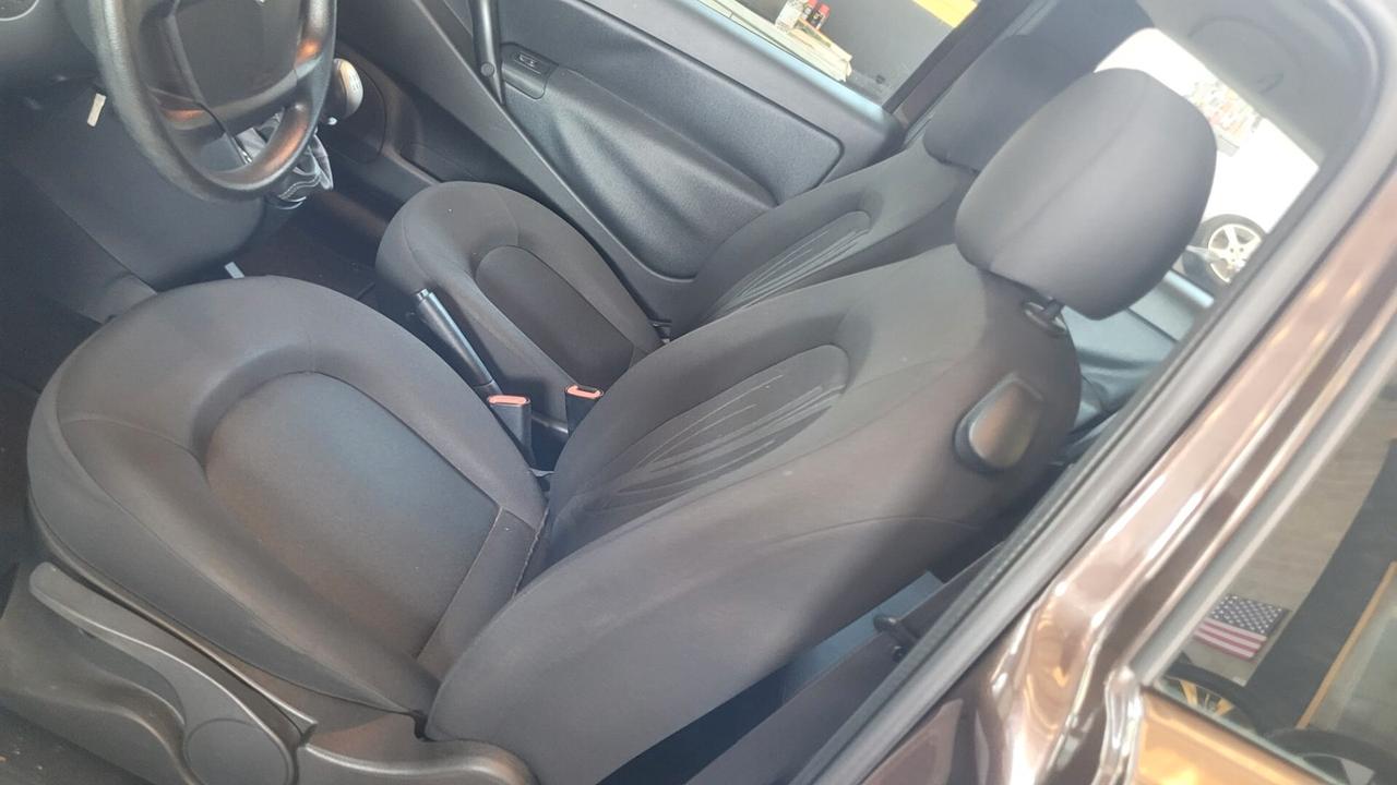Chrysler Voyager 2.5 CRD AUTOCARRO CON I POSTI