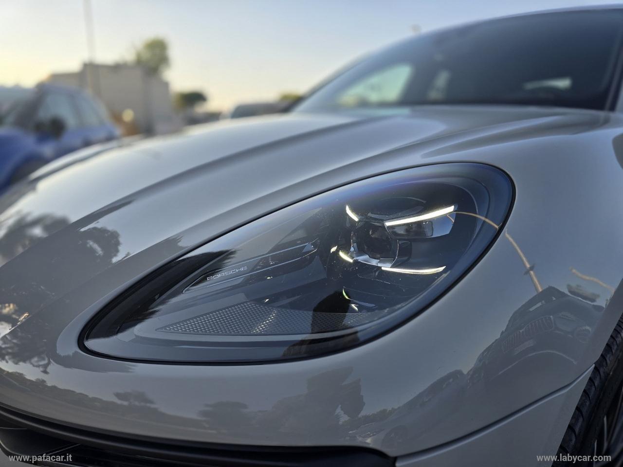 PORSCHE Macan 2.0 T