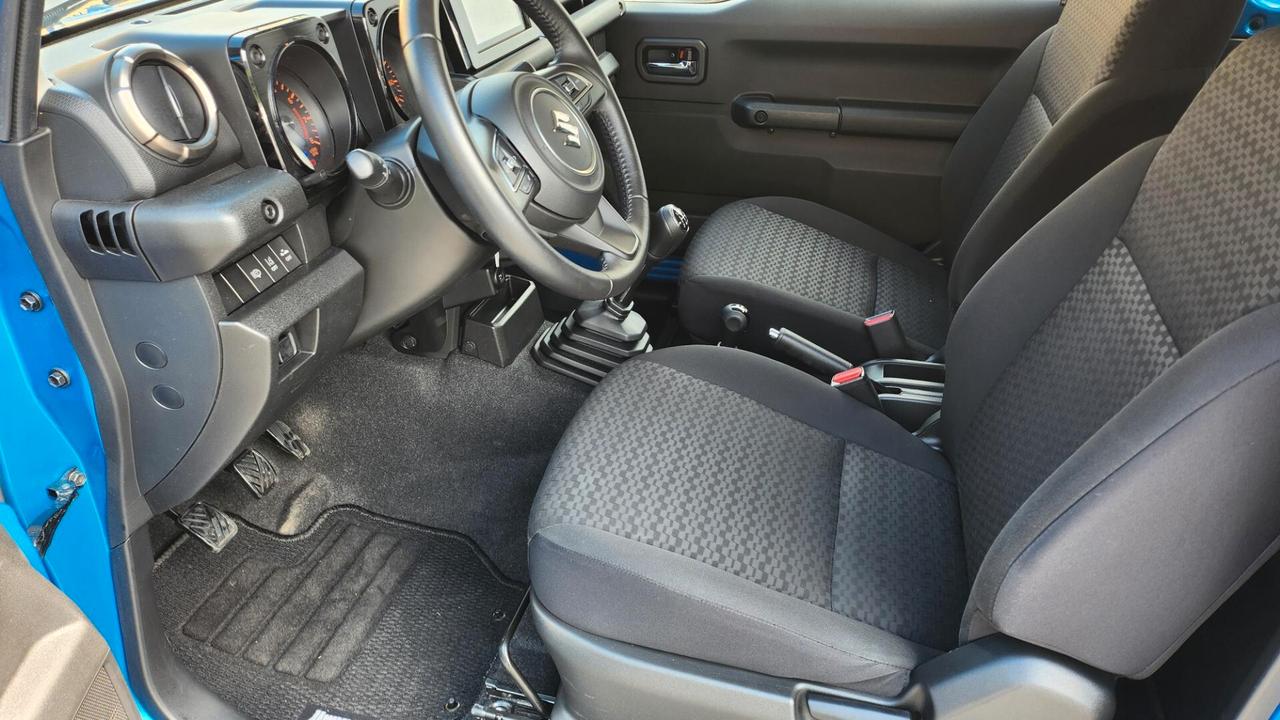 Suzuki Jimny 1.5 5MT Top