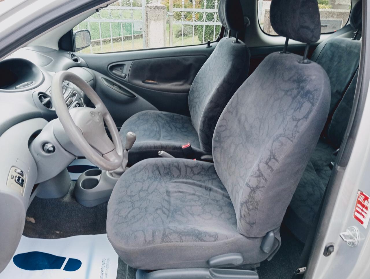 Toyota Yaris 1.0i 16V cat 3 porte Sol
