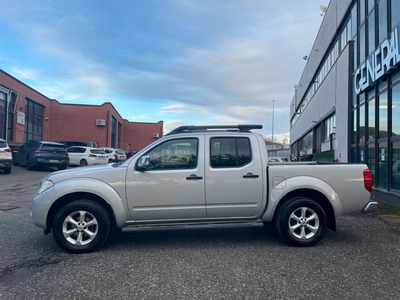 Nissan Navara 2.5 dCi 190CV 4 porte Double Cab LE