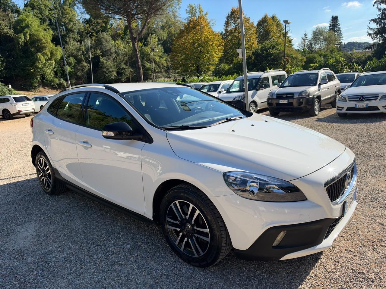 Volvo V40 Cross Country D2 Summum
