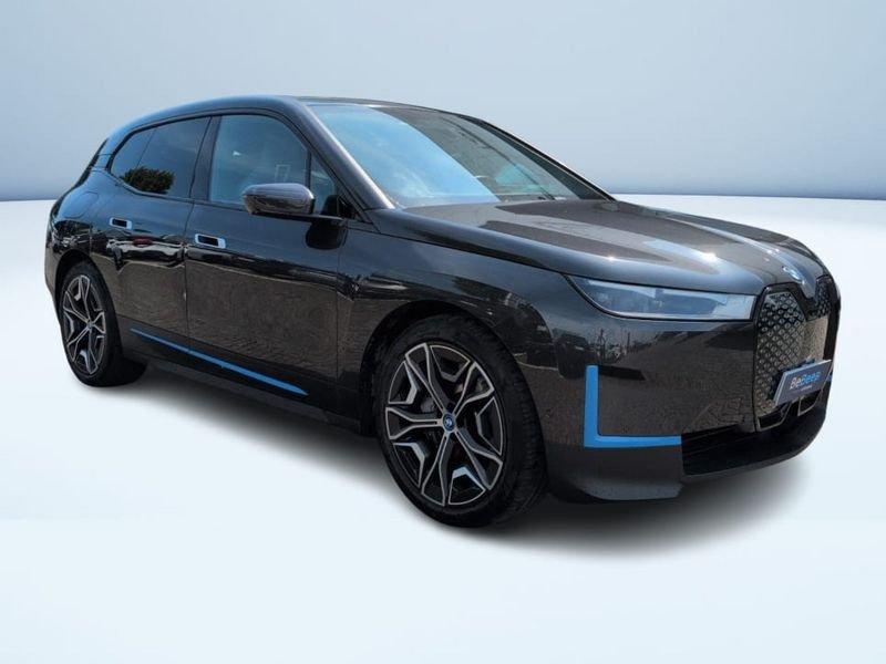 BMW iX XDRIVE40 PACCHETTO SPORTIVO